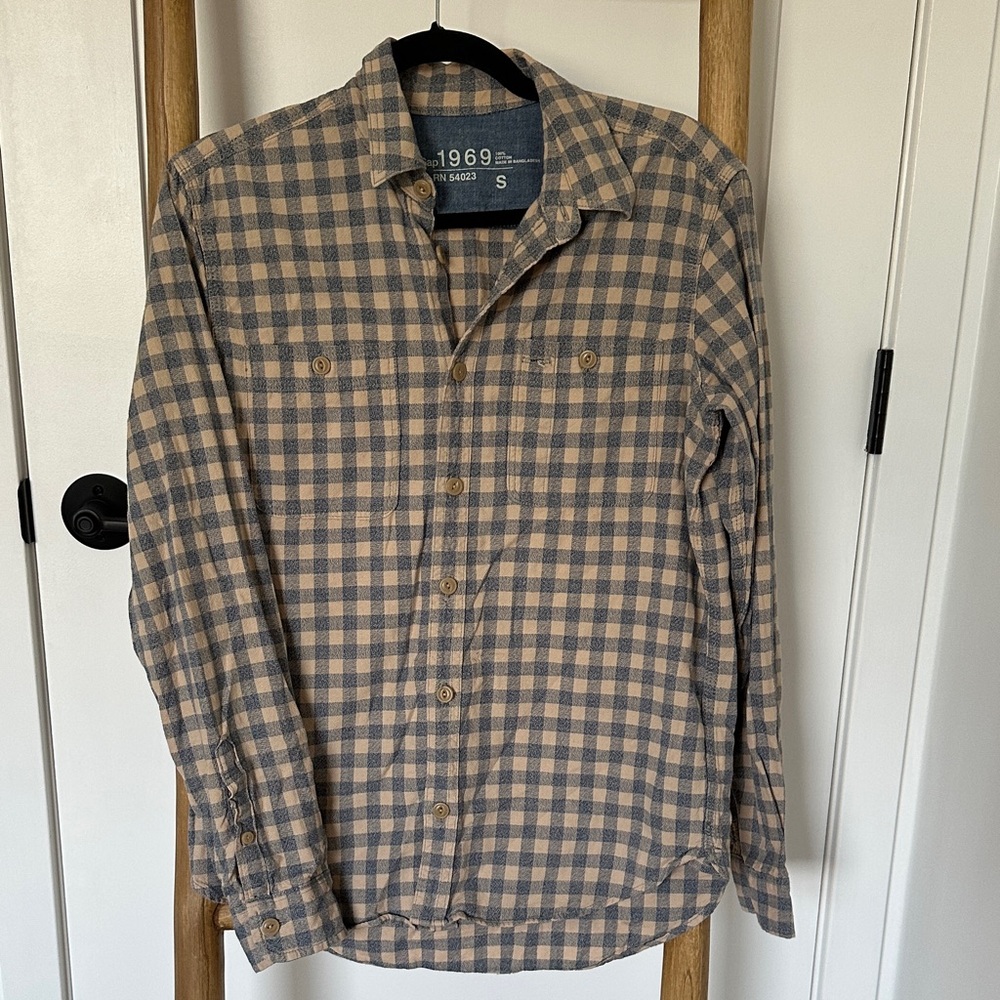 Gap 1969 Men's Checkered Button-Down Shirt - Blue and Tan